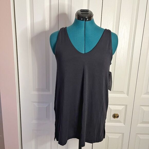 Athleta NWT Essence Built in Bra Support Camisole V Neck Tank Top - Picture 1 of 12